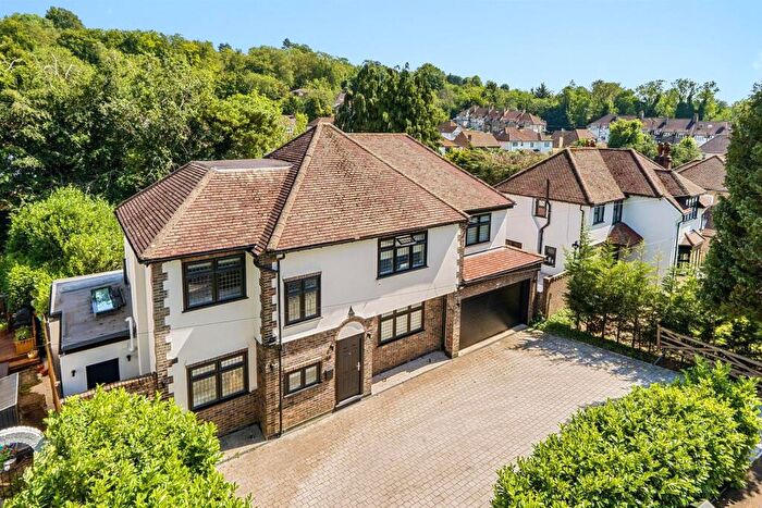 4 Bedroom Detached House For Sale In Outwood Lane, Chipstead, CR5