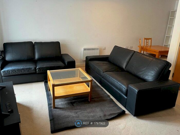 2 Bedroom Flat To Rent In Thomas Fyre Drive, London, E3