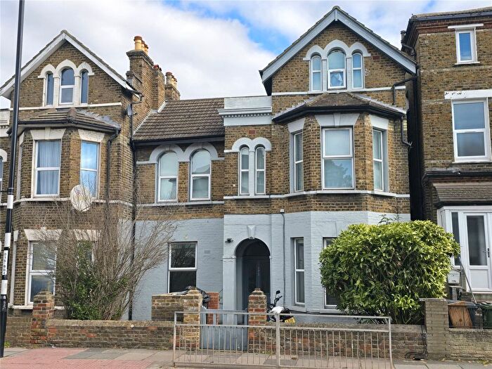 1 Bedroom Flat To Rent In Hither Green Lane, London, SE13