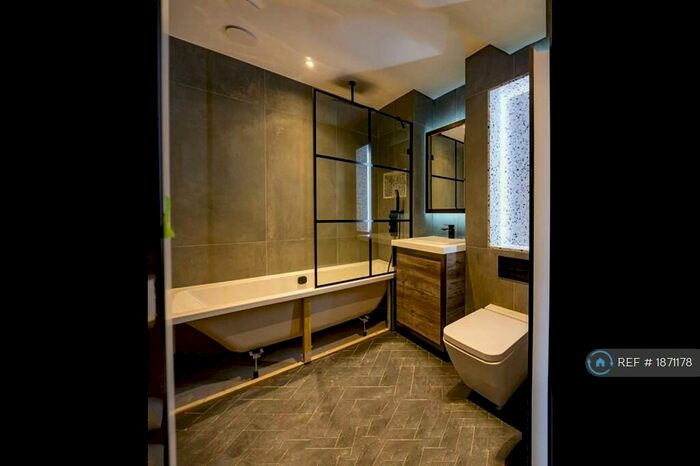 Studio To Rent In Stage Apartments, London, EC2A