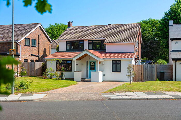 4 Bedroom Detached House For Sale In Wistaria Close, Orpington, BR6