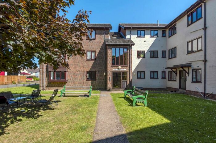 2 Bedroom Flat To Rent In Leigh Road, Eastleigh, SO50