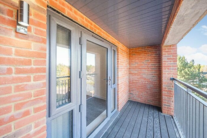 1 Bedroom Apartment To Rent In Batesford Close, Kings Hill, ME19