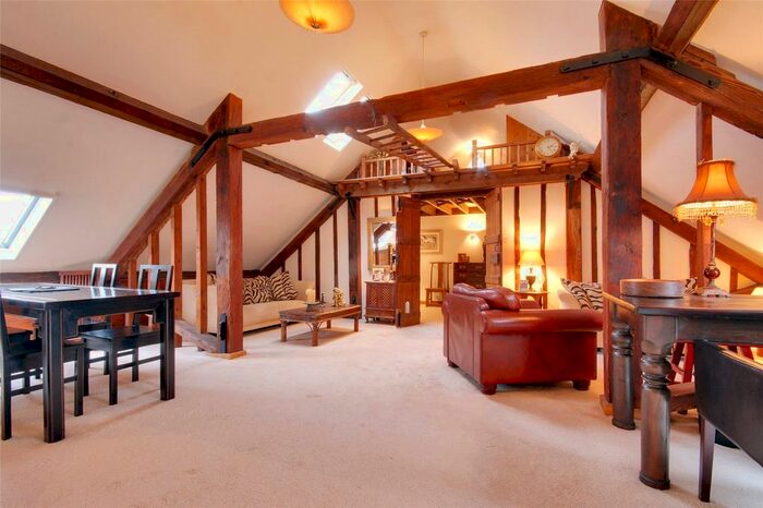 1 Bedroom Flat For Sale In Court Lane, Hadlow, Tonbridge, Kent, TN11