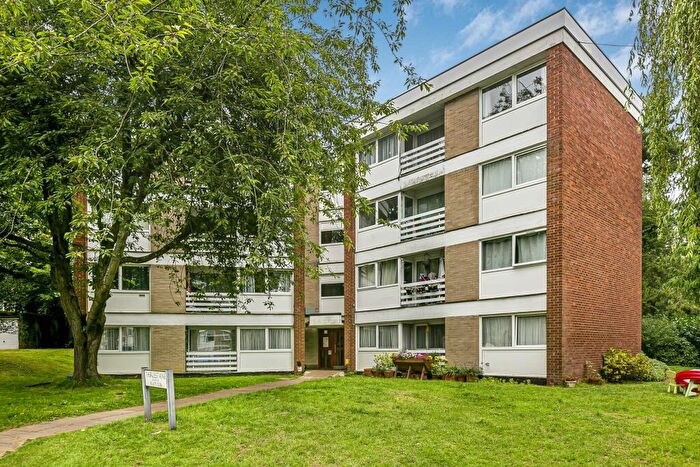 2 Bedroom Flat To Rent In Thirlestane, Lemsford Road, St. Albans, Hertfordshire, AL1