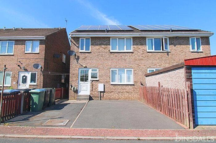 3 Bedroom Semi-Detached House For Sale In Thornton Old Road, Fairweather Green, Bradford, BD8