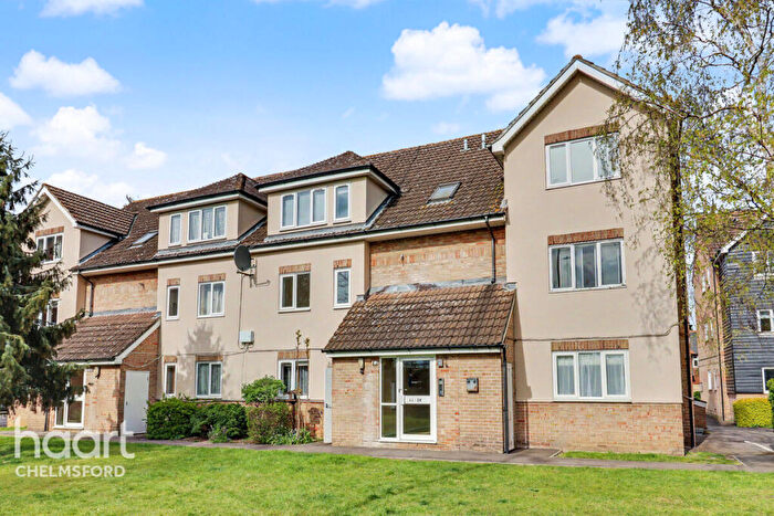 2 Bedroom Apartment For Sale In Brooklands Walk, Chelmsford, CM2