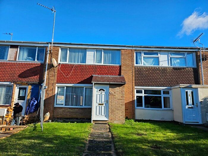 3 Bedroom Property To Rent In Hawkins Close, Northants, NN11