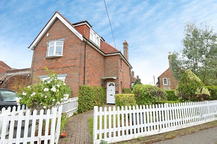 4 Bedroom Detached House For Sale In Coleshill Lane, Winchmore Hill, Amersham, HP7