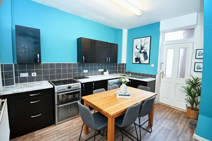 3 Bedroom Terraced House For Sale In Rudman Drive, Salford, M5