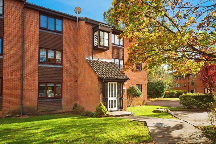 1 Bedroom Flat For Sale In Firbank Close, Enfield, EN2