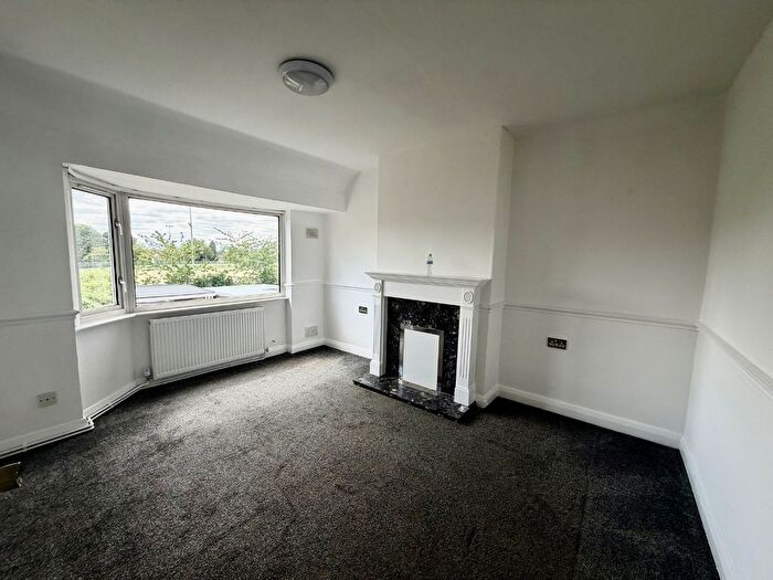 2 Bedroom Maisonette To Rent In Pinewood Avenue, Uxbridge, Greater London, UB8