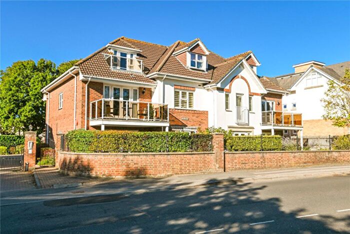 3 Bedroom Penthouse For Sale In Park Gate, Whitefield Road, New Milton, Hampshire, BH25