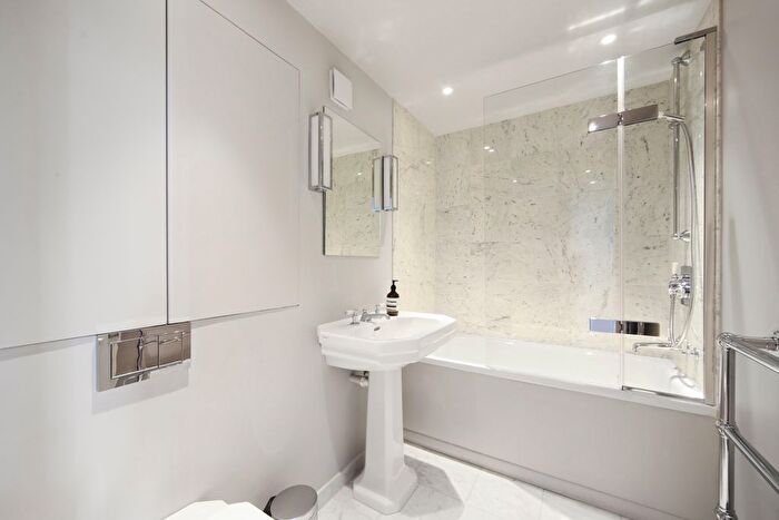 1 Bedroom Flat To Rent In Harrington Gardens, London, SW7