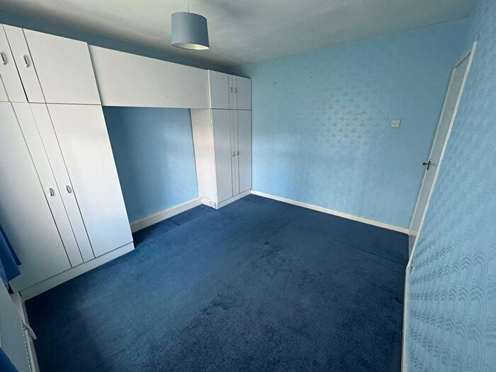3 Bedroom Semi-Detached House To Rent In Rooley Crescent, Bradford, BD6