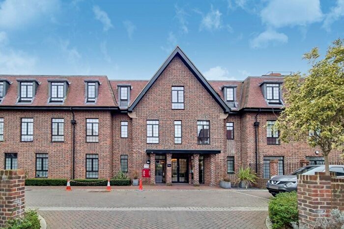 2 Bedroom Apartment To Rent In Hampstead Reach, Chandos Way, London, NW11