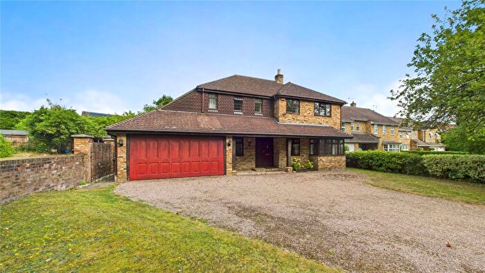 4 Bedroom Detached House For Sale In Blackstroud Lane West, Lightwater, Surrey, GU18