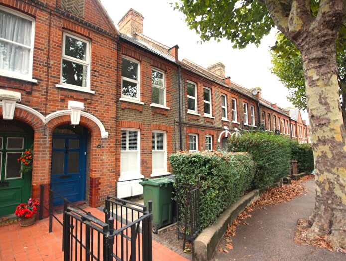 1 Bedroom Flat To Rent In Hawarden Road, Walthamstow, E17