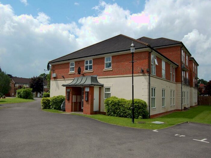 2 Bedroom Flat To Rent In Morton Gardens, Rugby, CV21