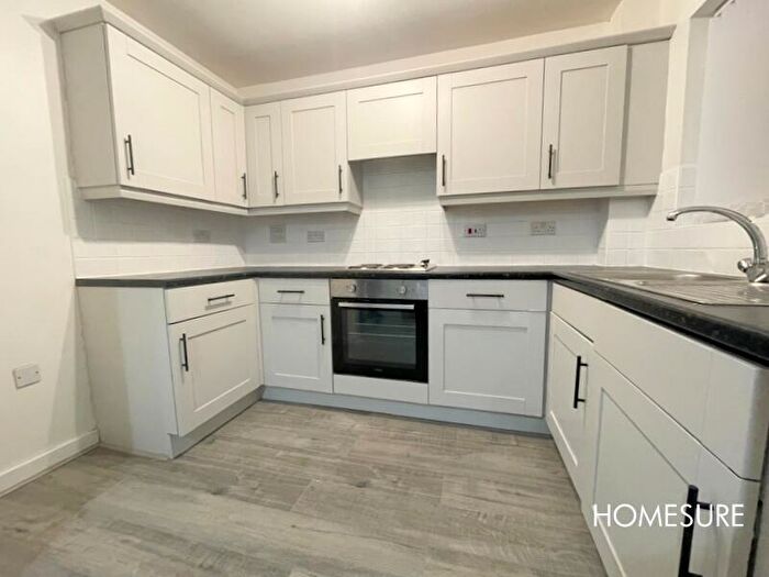 2 Bedroom Flat To Rent In Woodsome Park, Woolton, Liverpool, Merseyside, L25