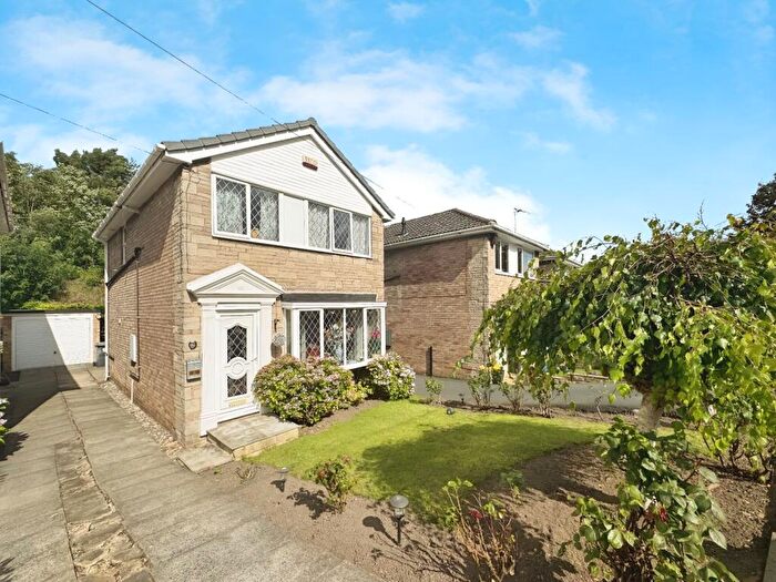 3 Bedroom Detached House For Sale In Rooks Avenue, Cleckheaton, BD19