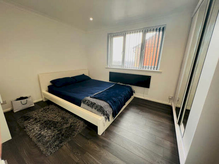 1 Bedroom Terraced House To Rent In Burket Close, Southall, UB2