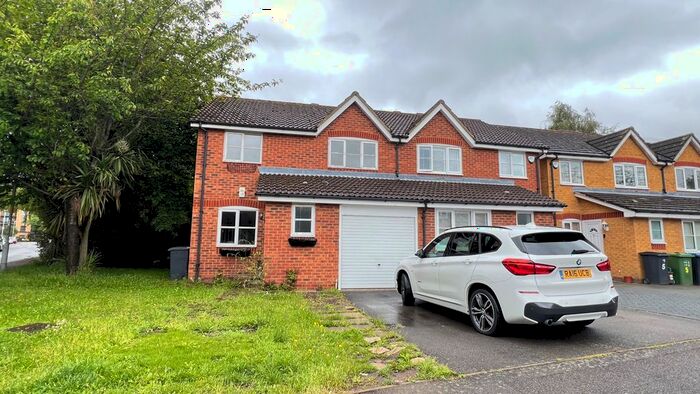 4 Bedroom Semi-Detached House To Rent In Windrush, New Malden, KT3