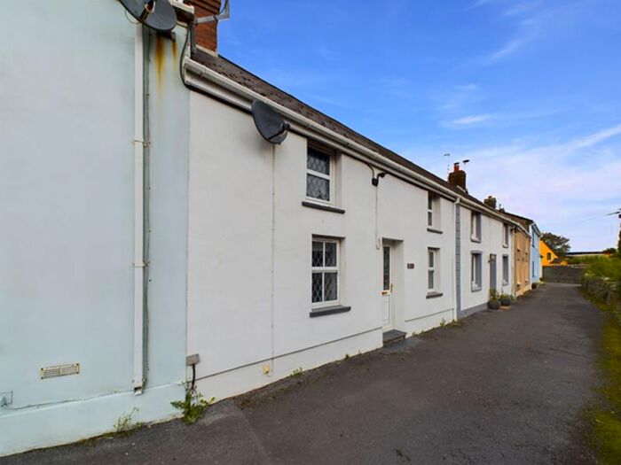 3 Bedroom Terraced House For Sale In Heol Singleton, Llansaint, Kidwelly, SA17