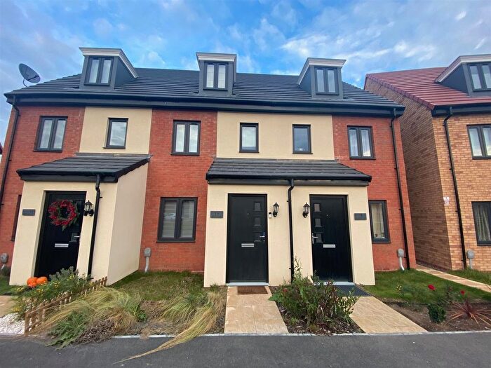 3 Bedroom Terraced House For Sale In Burnham Crescent, Hampton Woods, Peterborough, PE7