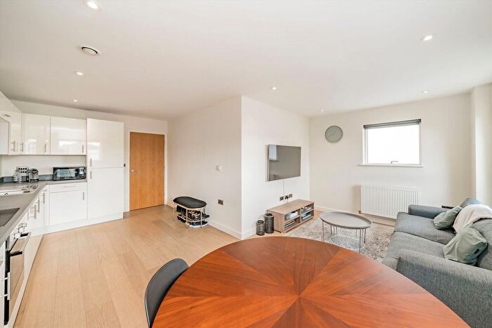 2 Bedroom Flat To Rent In Singer Mews, Clapham, SW4