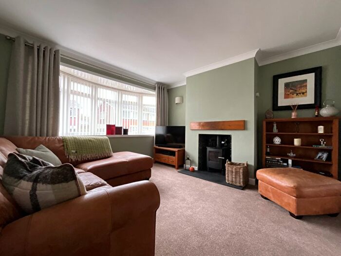 3 Bedroom Semi Detached House For Sale In Braemar Court, Gateshead, Tyne And Wear, NE10