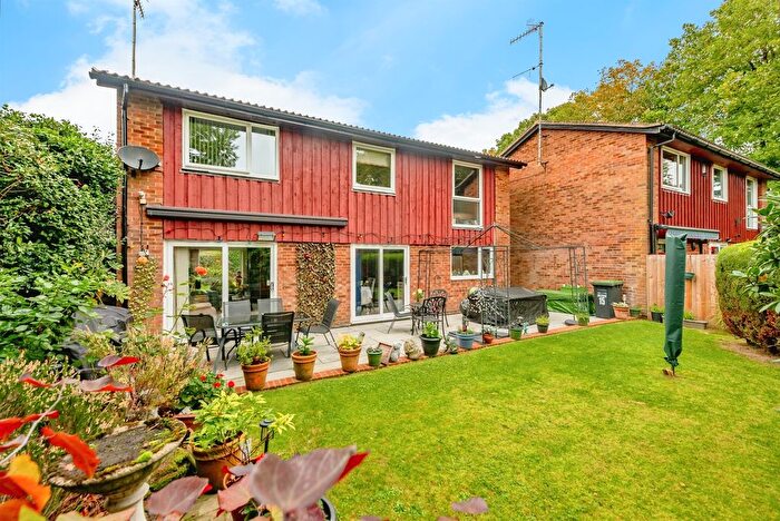 4 Bedroom Detached House For Sale In Erica Way, Copthorne, Crawley, RH10