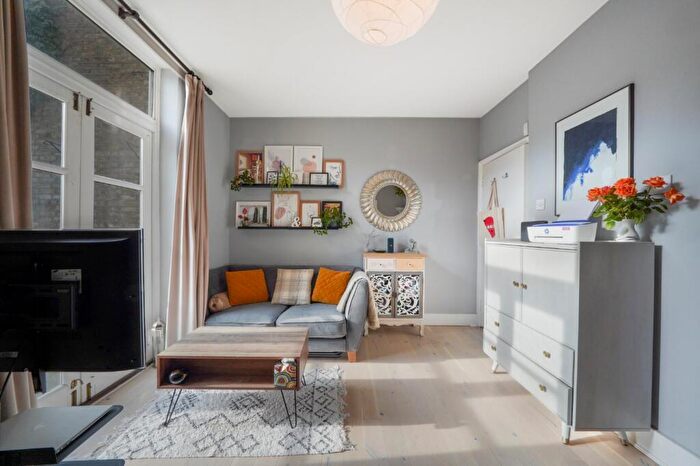 1 Bedroom Apartment For Sale In Arica Road, London, SE4