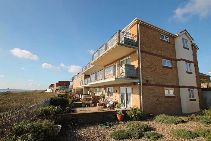 2 Bedroom Flat For Sale In Admiral Court, - Brighton Road, Lancing, West Sussex, BN15