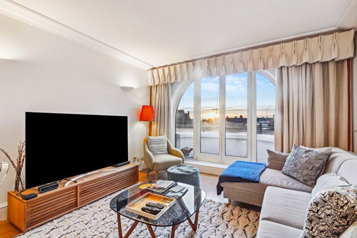 2 Bedroom Flat For Sale In Consort Court, Wrights Lane, W8