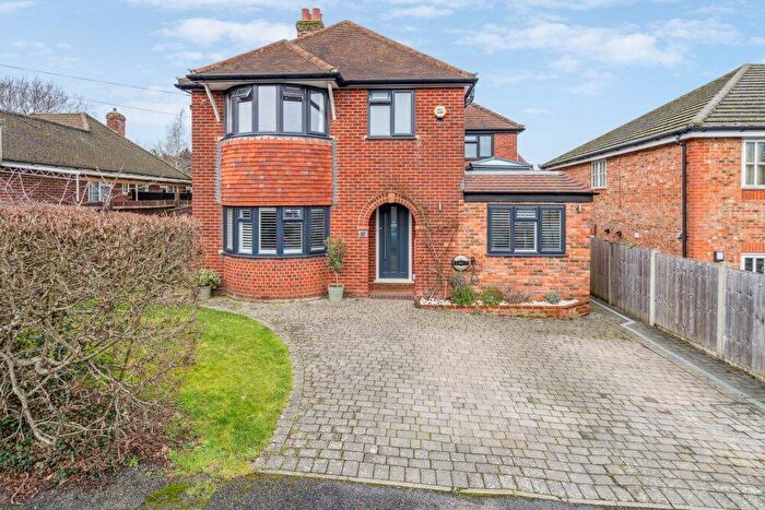 4 Bedroom Detached House For Sale In Orchard Grove, Chalfont St Peter, Buckinghamshire, SL9