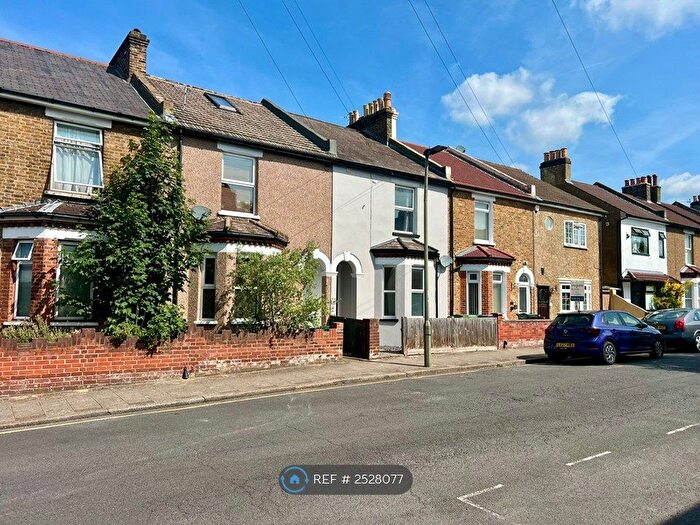 3 Bedroom Terraced House To Rent In Park End, Bromley, BR1