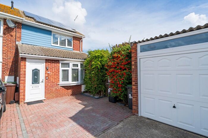 2 Bedroom End Of Terrace House For Sale In Empson Walk, Lee-on-the-Solent, Hampshire, PO13