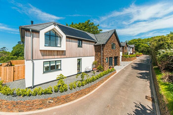 4 Bedroom Detached House For Sale In Enys, Penryn, TR10