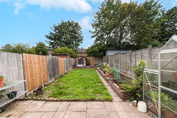 3 Bedroom Semi-Detached House For Sale In Thurlestone Road, Birmingham, West Midlands, B31