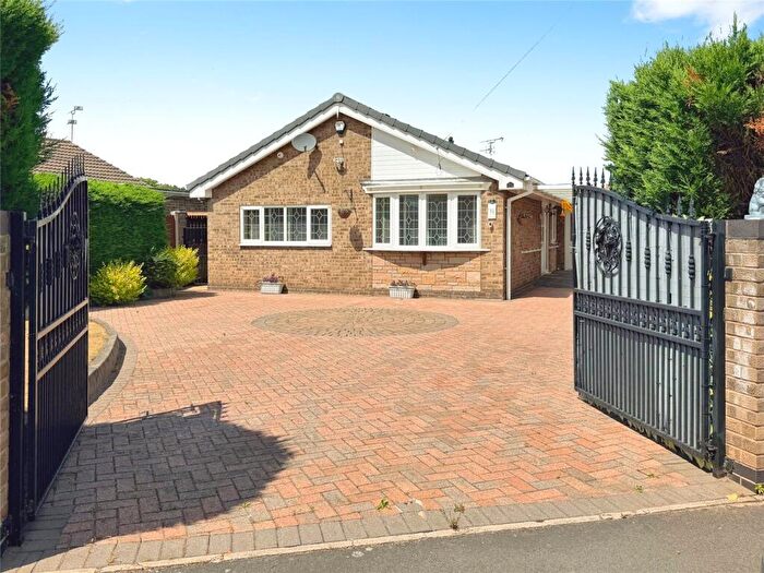 3 Bedroom Bungalow For Sale In Aisby Drive, Rossington, Doncaster, South Yorkshire, DN11