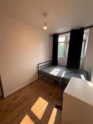 1 Bedroom Flat To Rent In Devons Road, London, E3