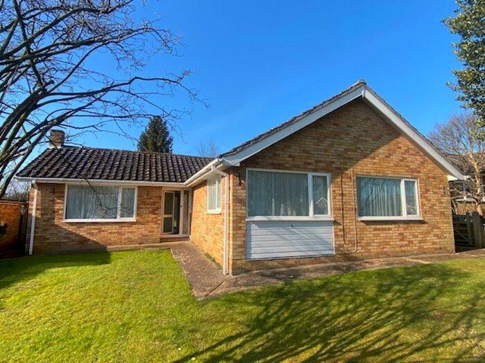 4 Bedroom Bungalow To Rent In Coltsfoot Close, Wickhambrook, CB8