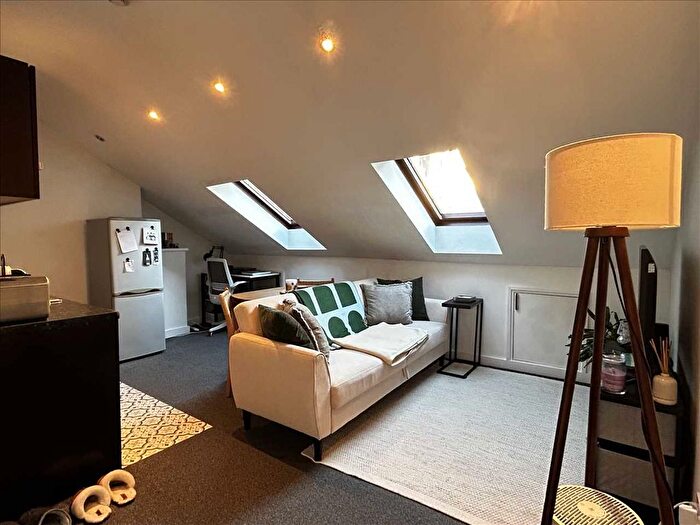 1 Bedroom Property To Rent In Upper Richmond Road, London, SW15