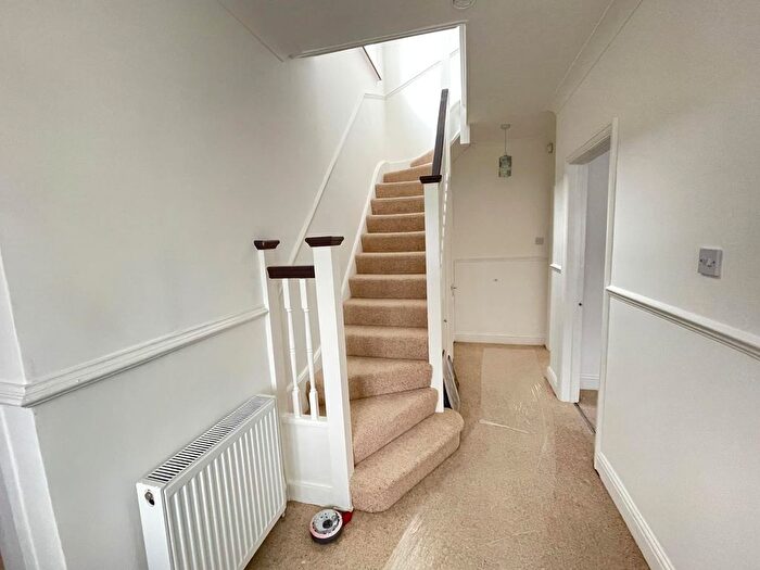 5 Bedroom Semi-Detached House To Rent In Blenheim Road, Harrow, Greater London, HA2