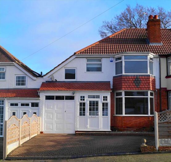 4 Bedroom Semi-Detached House To Rent In Dene Court Road, Solihull B92