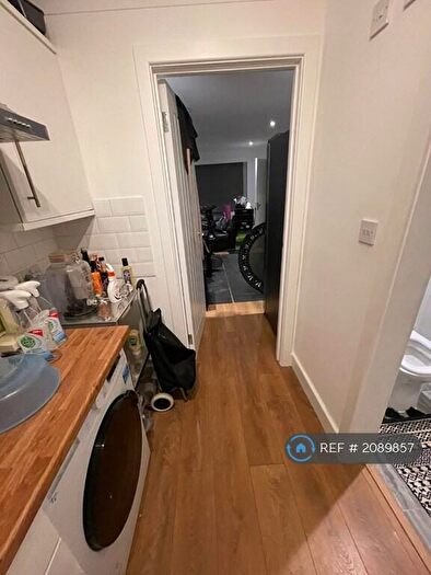1 Bedroom Terraced House To Rent In Myddelton Road, London, N8