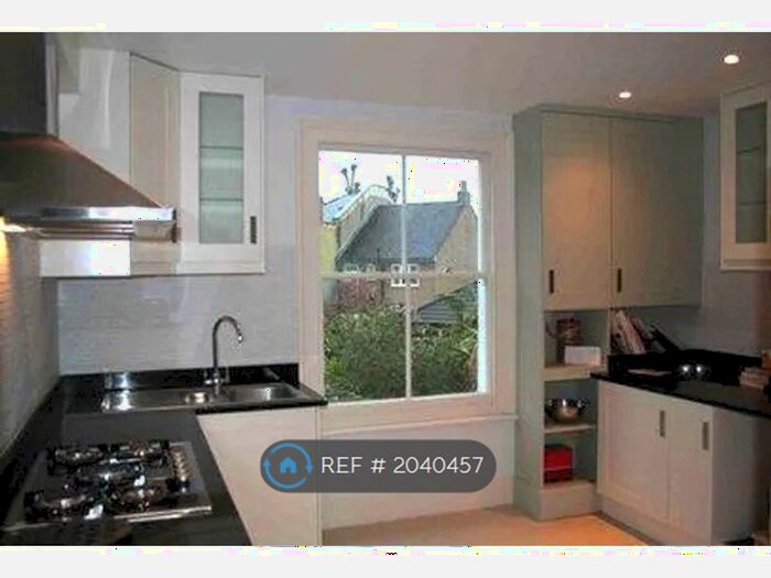 3 Bedroom Flat To Rent In Wickham Road, London, SE4