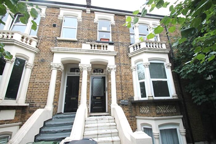 1 Bedroom Flat For Sale In Hollybush Hill, London, E11