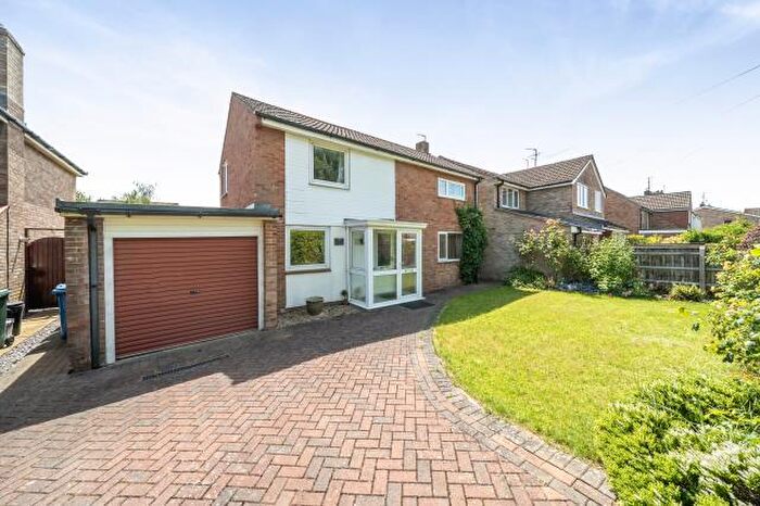 3 Bedroom Detached House For Sale In The Moors, Kidlington, OX5